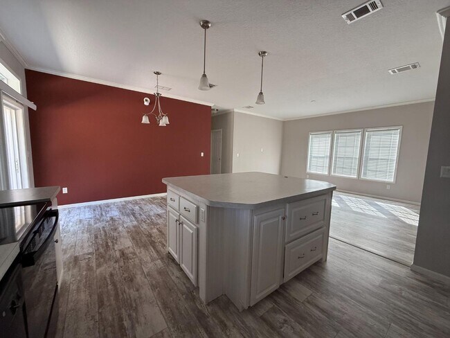 Building Photo - 640 Frank Griffin Ave