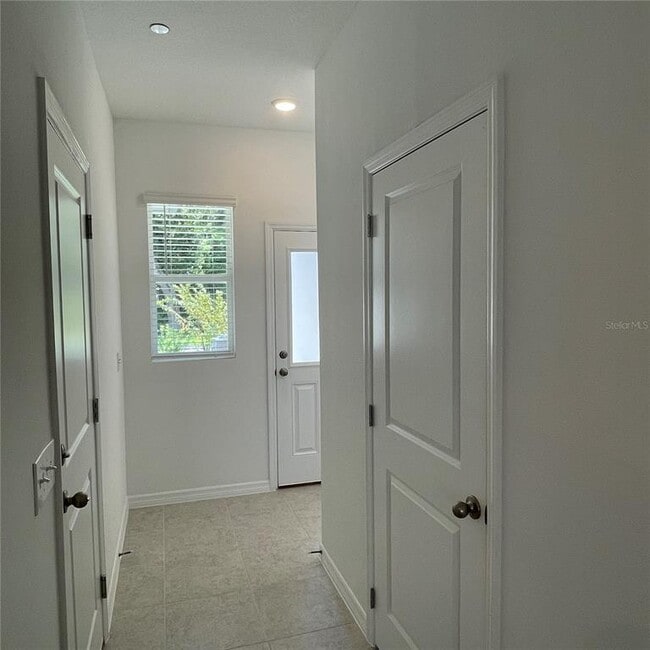 Building Photo - 3047 Springwell Lp