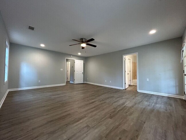 Building Photo - 190 Stanhope Cir NW