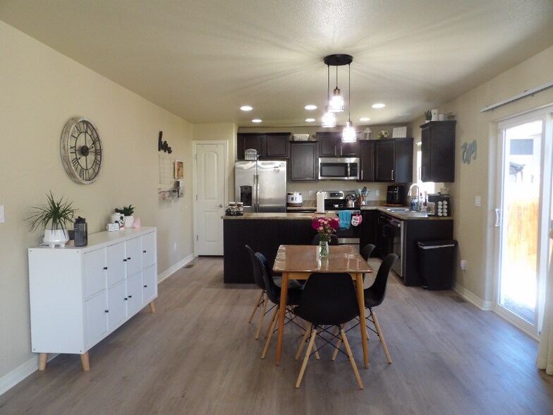 Building Photo - 6343 Wallowing Way