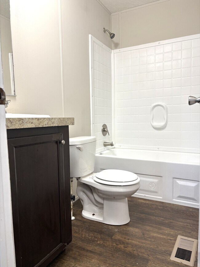 Building Photo - 407 Chloe Cir
