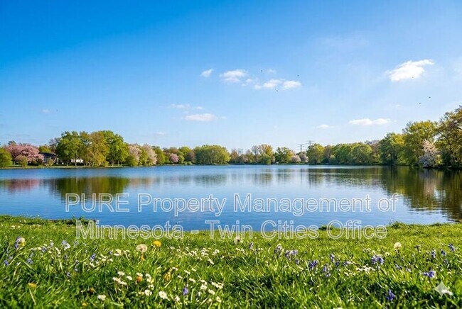 Building Photo - 174 Twin Lake Blvd