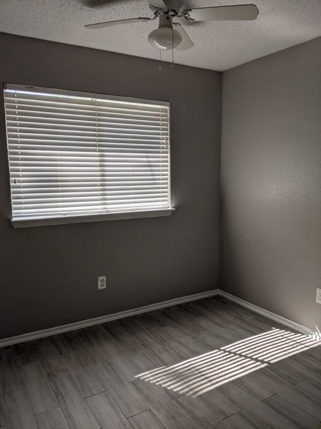 Building Photo - 2223 Crosscoach Ln