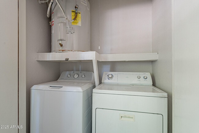 Building Photo - 2025 E Campbell Ave