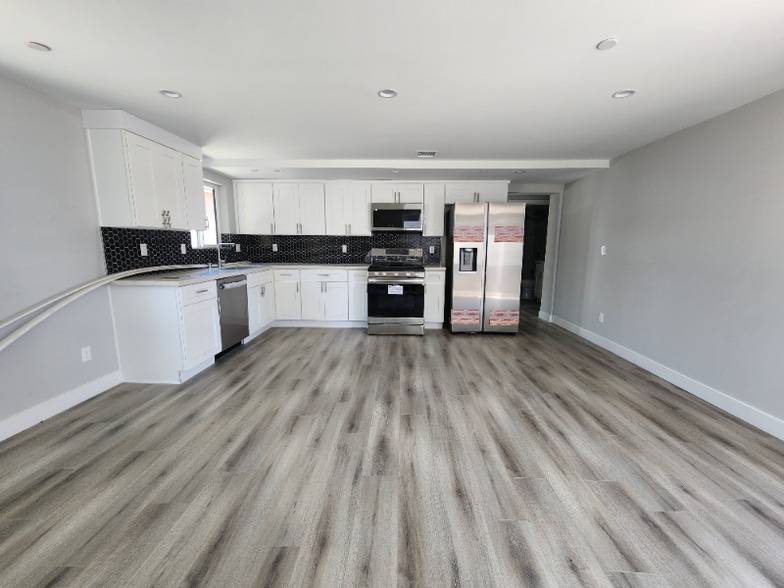 Building Photo - 3328 Portola Ave