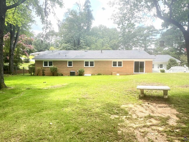 Building Photo - 1943 Birchwood Way