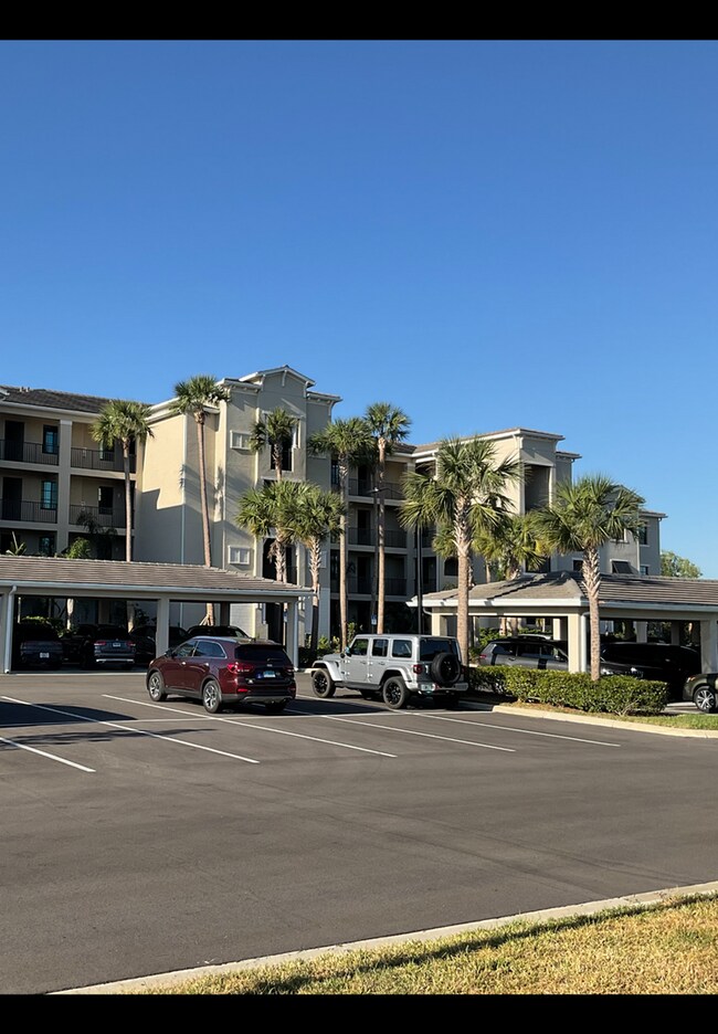 Building Photo - 2/2/ CONDO AVAILABLE NOV, DEC,@ THE  LAKEW...