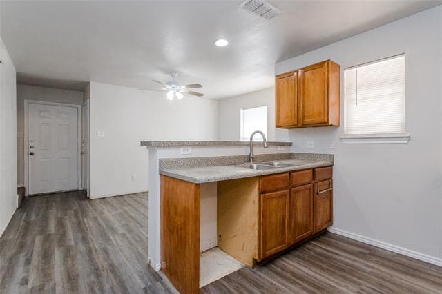 Building Photo - 1217 Village Garden Dr