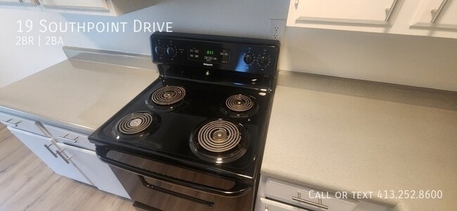 Building Photo - 19 Southpoint Dr