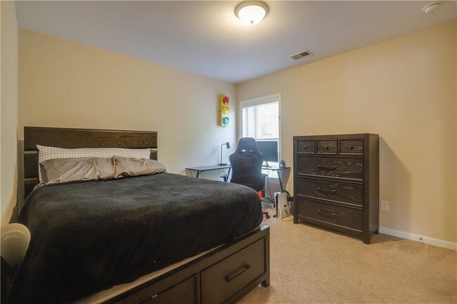 Building Photo - 5820 Shiloh Woods Dr