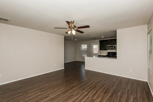 Building Photo - 412 Blue Crow Ln