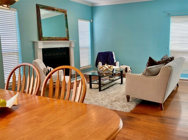 Building Photo - 2478 Bering Dr