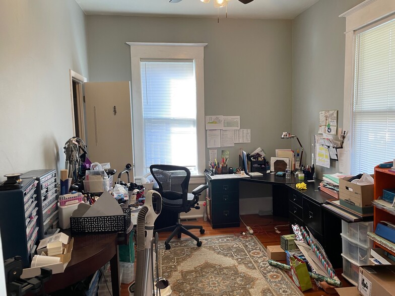 Building Photo - 422 Woods Ave SW