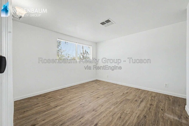 Building Photo - 6525 N Brushtail Ln