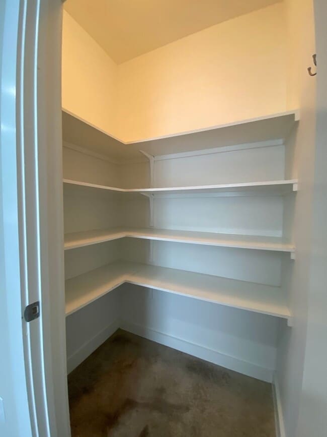 Building Photo - Beautiful Home Move in Ready Located minutes from Southtown!