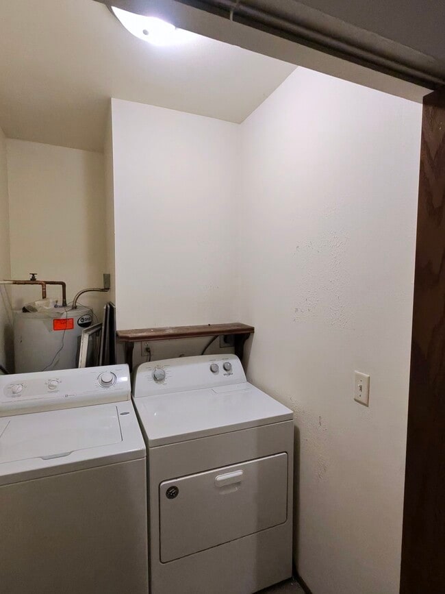 Building Photo - 1204 Washington St