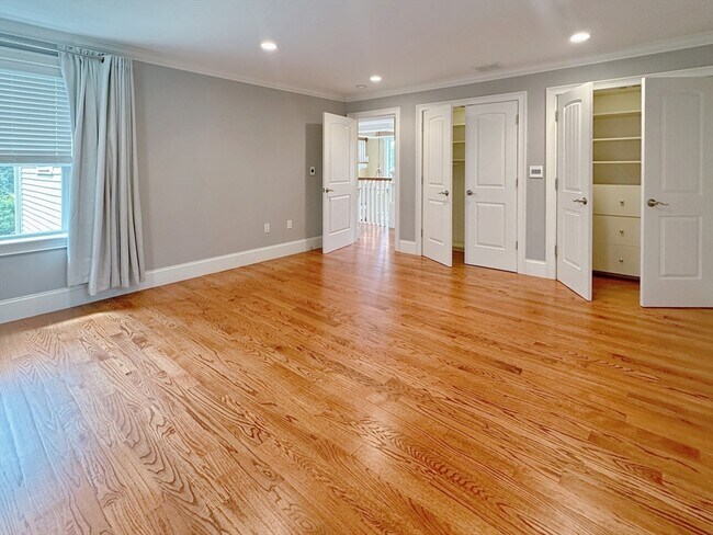 Building Photo - 62 Country Club Ln