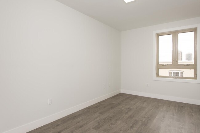 Building Photo - 62 69th St