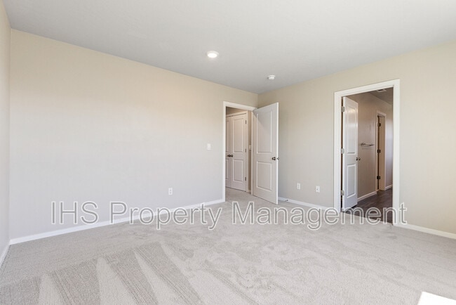 Building Photo - 7945 Ranchland Ln