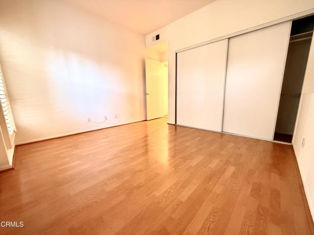 Building Photo - 360 S Los Robles Ave