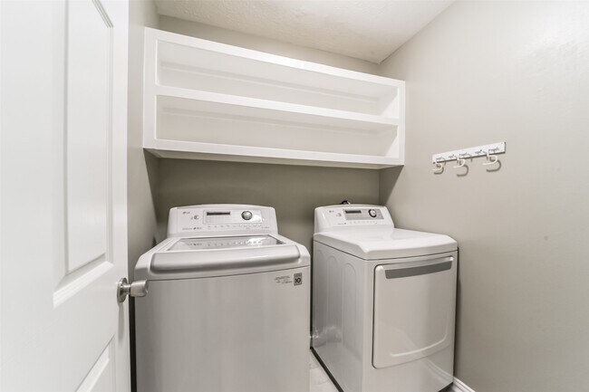 Building Photo - 4822 Big Cedar Cir
