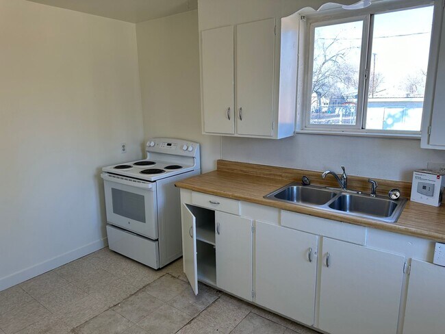 Primary Photo - 11553 Frederick St