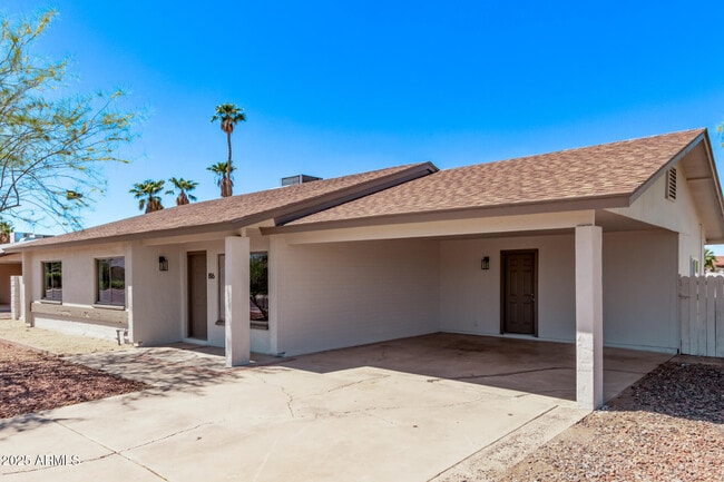 Building Photo - 816 E Saguaro St