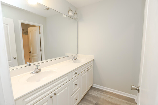 Building Photo - 1406 Leigh Ct