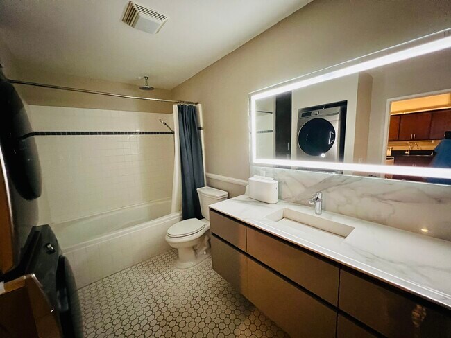 Building Photo - 253 S Broadway