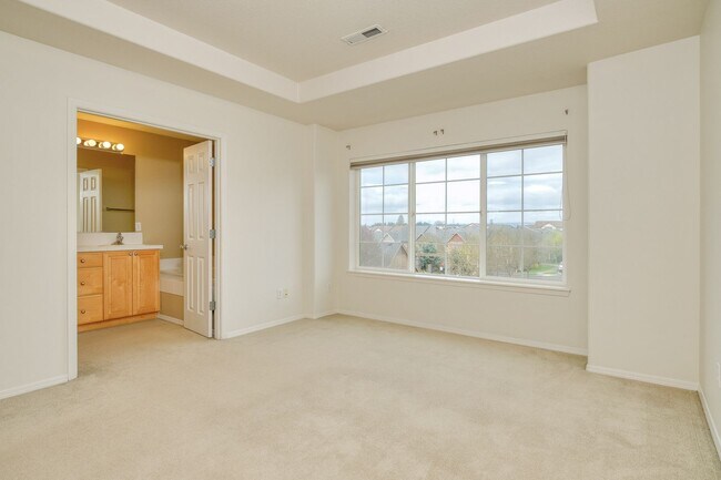 Building Photo - Spectacular 3 Bedroom, 3.5 Bathroom Townhome in Scenic Arbor Station.