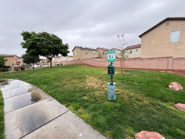 Building Photo - Beautiful 3 bedroom / 2.5 bath home!