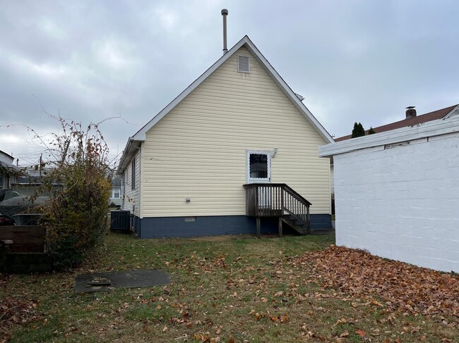 Building Photo - 46 Drummond Ave