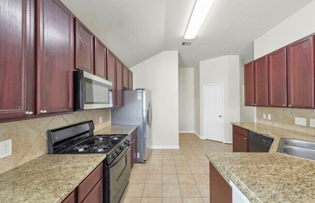Building Photo - 19454 Plantation Cove Ln