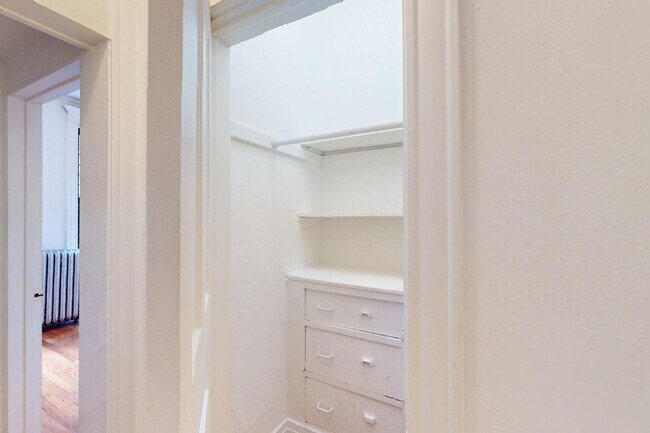 Floorplan - 5401-5403 S. Woodlawn Avenue