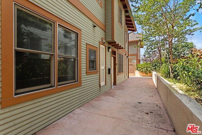 Building Photo - 2317 Scarff St