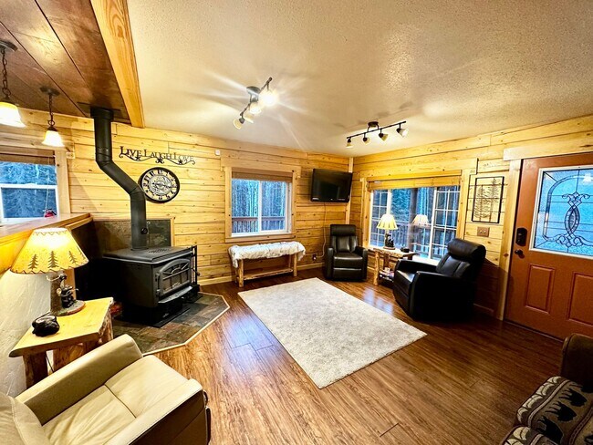 Building Photo - ** SEASONAL RENTAL ** YOUR ALASKAN CABIN I...
