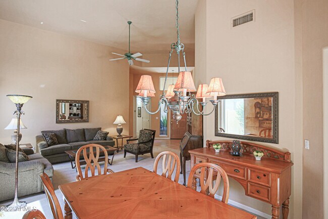 Building Photo - 4639 N Clear Creek Dr