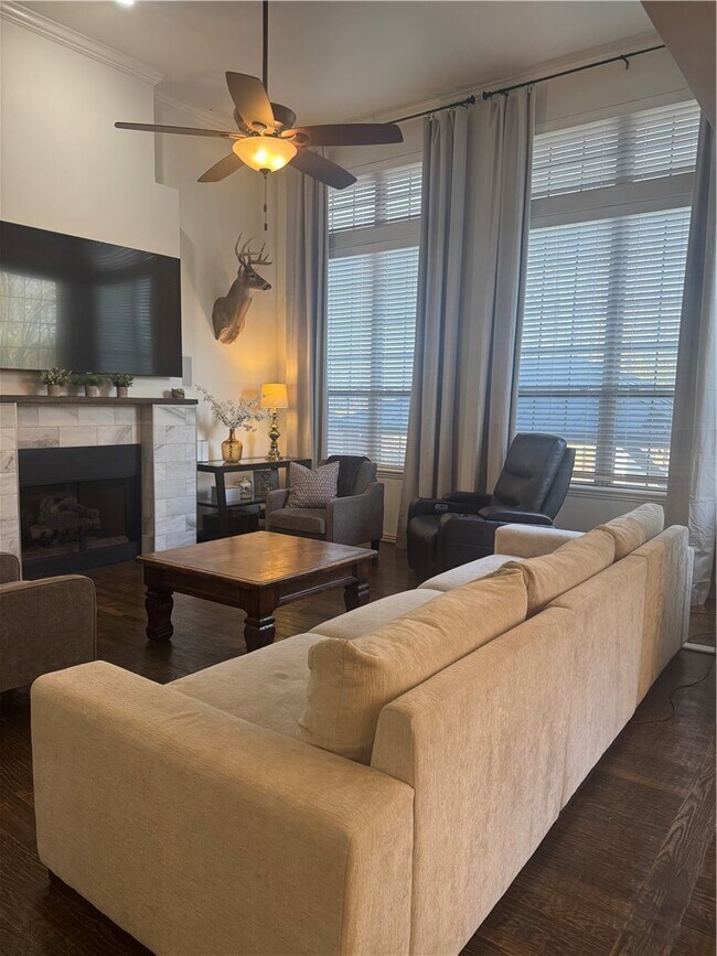 Building Photo - 101 Fox Glove Ln