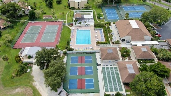 Building Photo - 772 Bird Bay Dr N