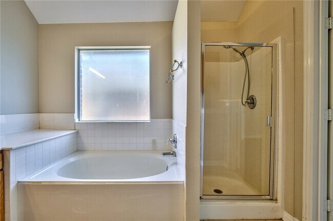 Building Photo - 4424 Maple Shade Ave