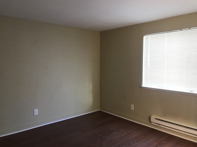 Building Photo - 16817 Larch Way