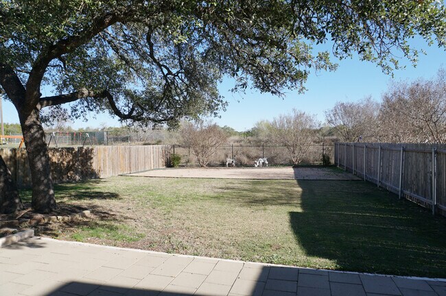 Building Photo - 6620 Estana Ln