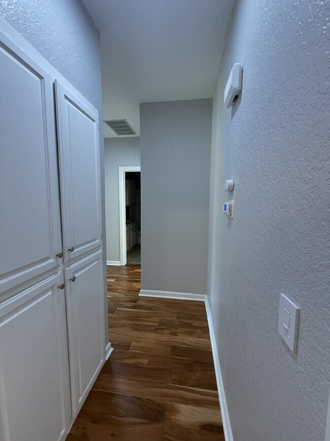 Building Photo - Corner-lot home in the desirable Cooper Creek