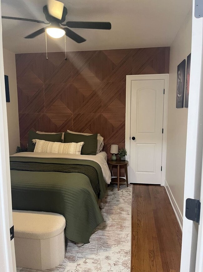 Building Photo - 610 E 74th St