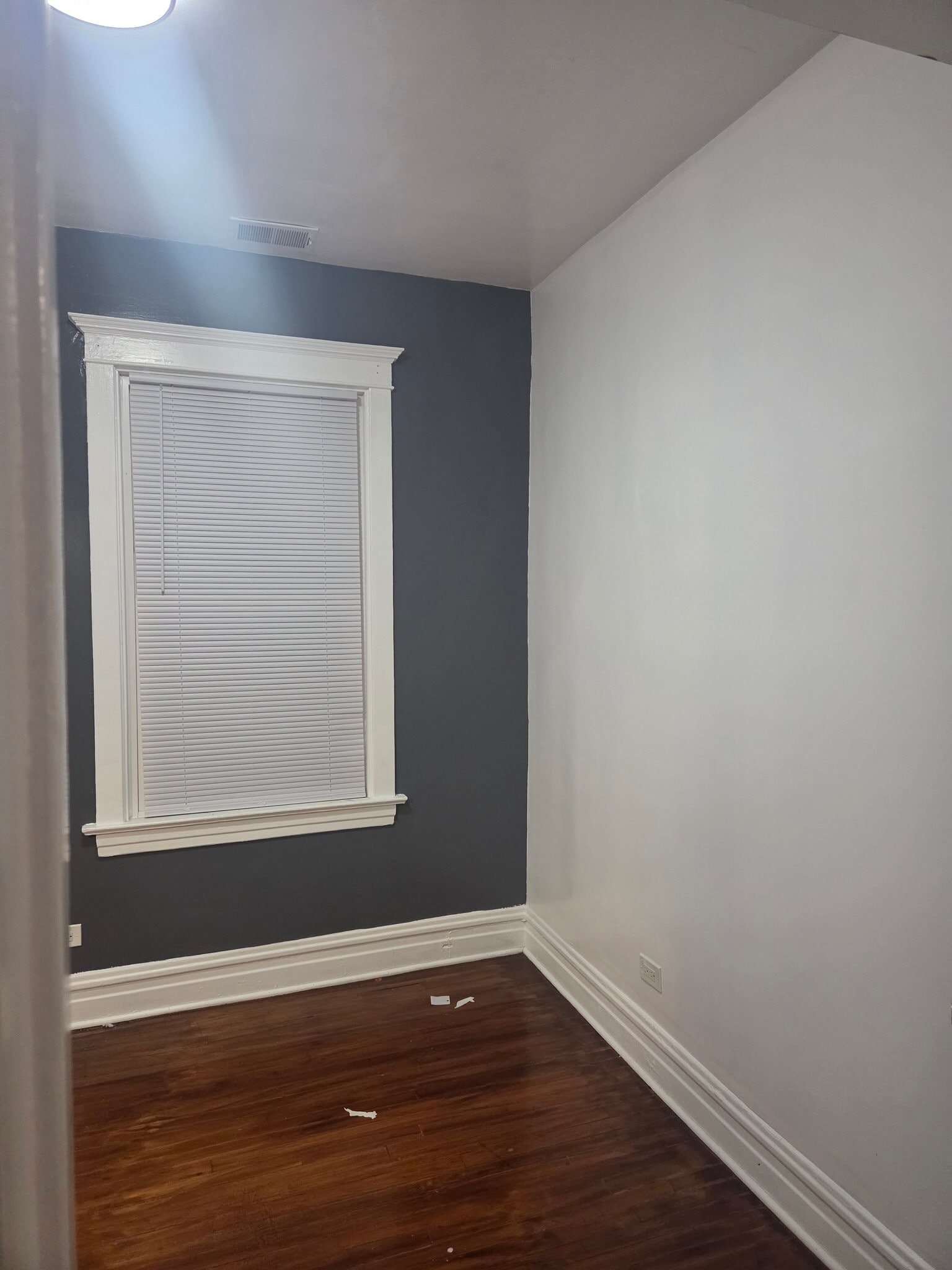 Building Photo - 2453 E 73rd St