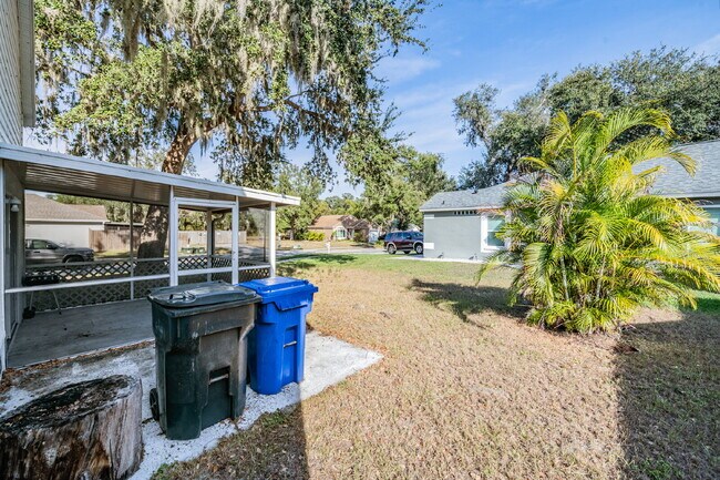 Building Photo - 6724 Summer Haven Dr