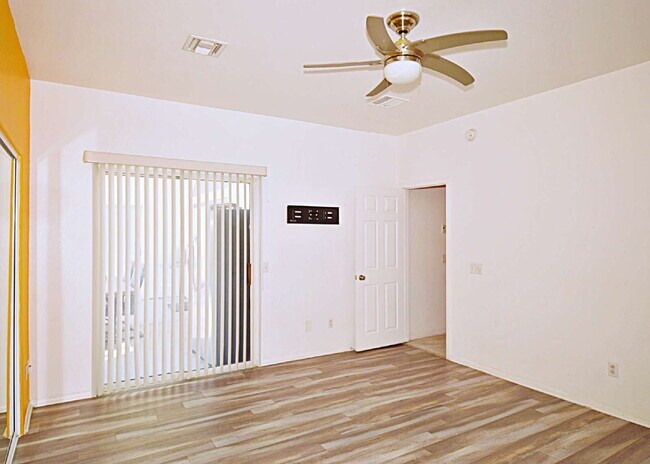 Building Photo - 5/3 Stunner in Cathedral City