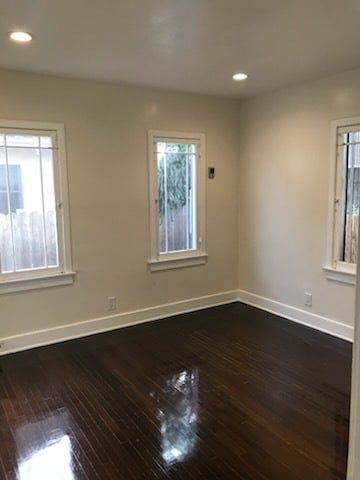 Building Photo - 2101 W Huntington Dr