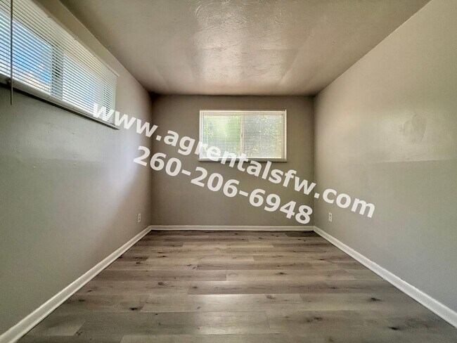 Building Photo - 4729 Northcrest Dr