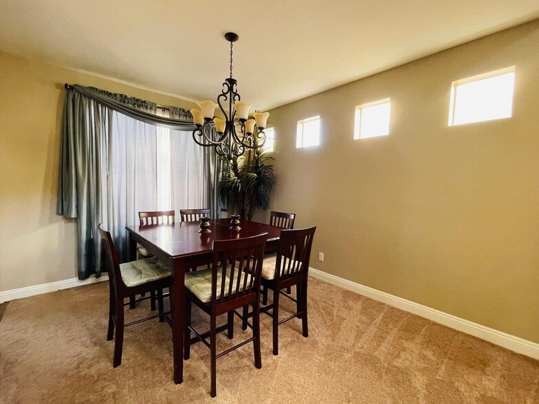 Building Photo - 6601 Notre Dame Dr